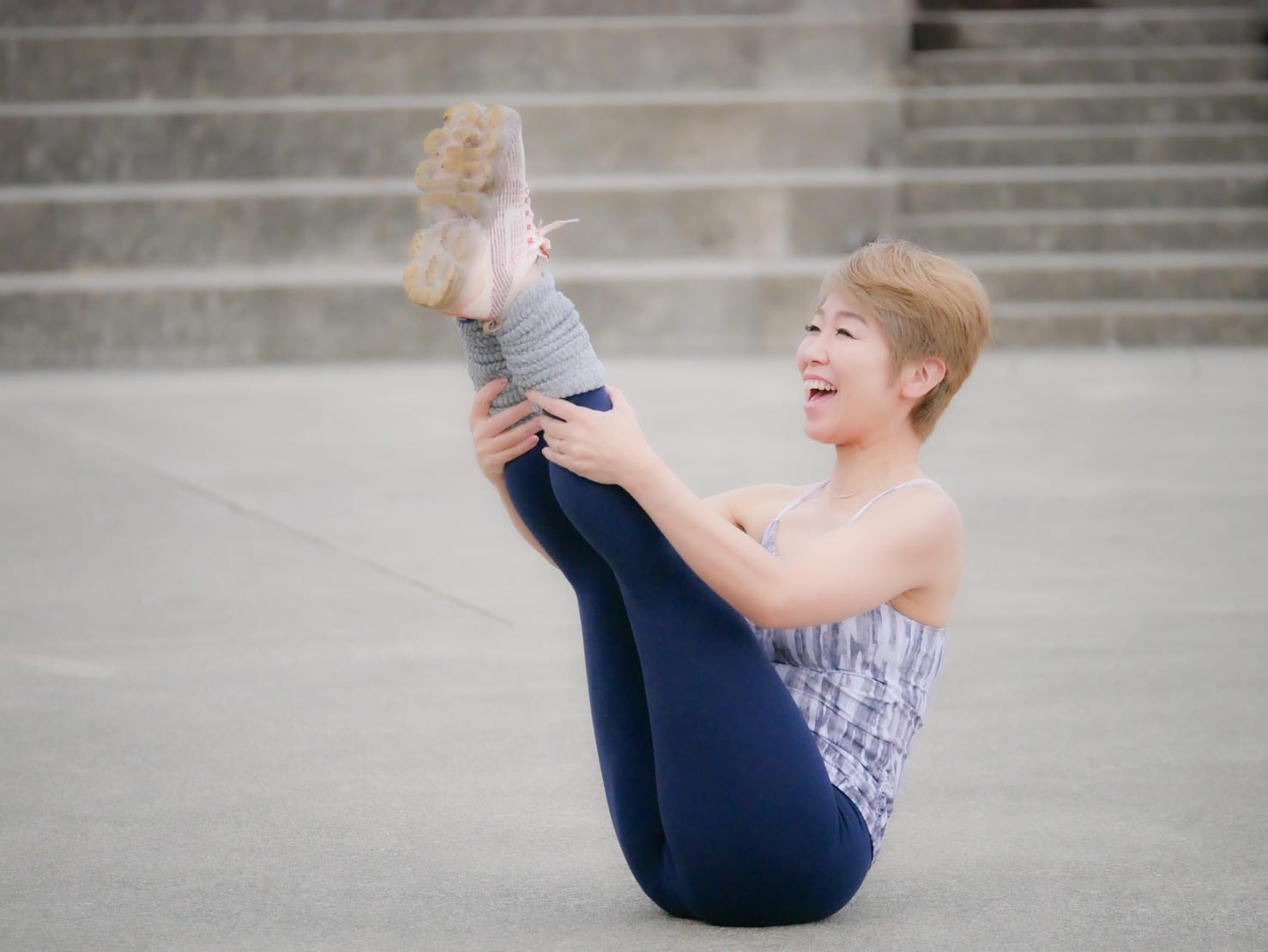 V字バランスで下腹と太もも引き締め